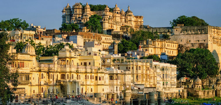 Forts and Palaces another of the top 10 resons to visit india