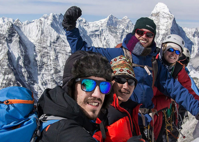 Best Time to Climb Island Peak