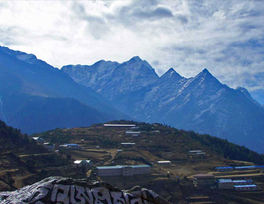 https://www.himalayanglacier.com/wp-content/uploads/2020/03/Mt.-Thamserku-view-from-Namche-2.jpg