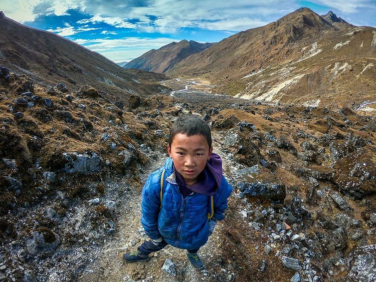 Meet Local Boy on the way to Dudha Kunda