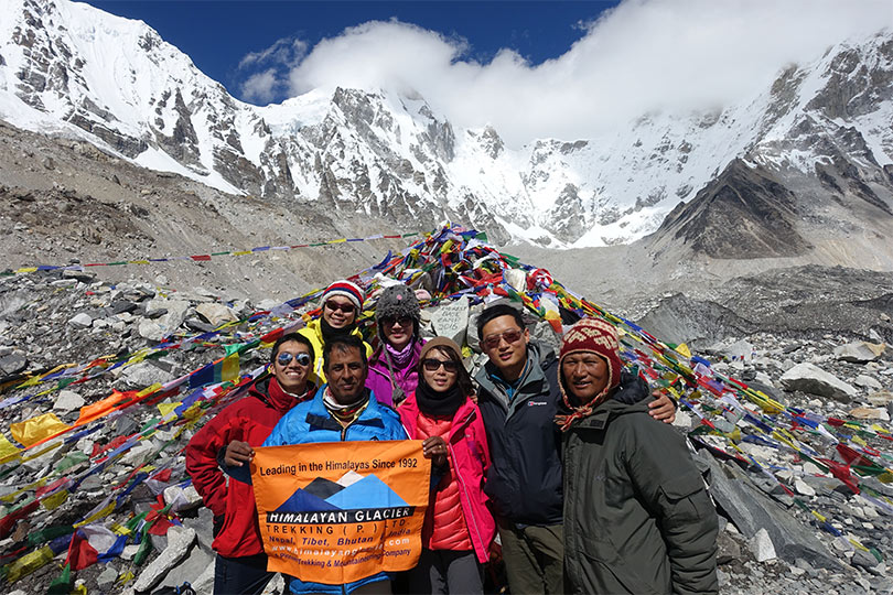 Clients taking the luxury tour to the everest base camp