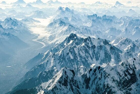 The 14 highest mountains in the world are waiting to be climbed 14 highest peaks in the world