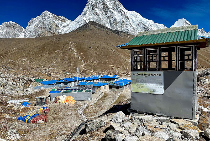 Tea Houses available at Gorakshep