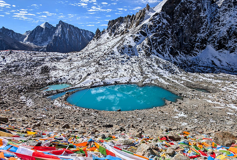 Gauri Kunda Lake seen Dolma la Pass